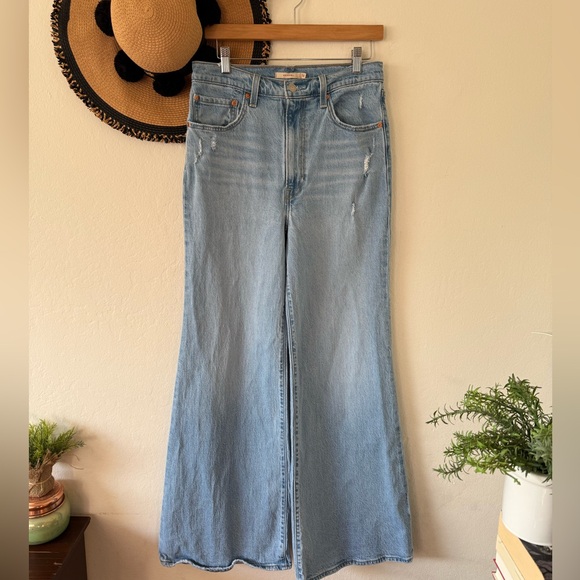 Levi's Premium Ribcage Bell Jeans Wide Leg Flare Size 30 - Picture 6 of 16